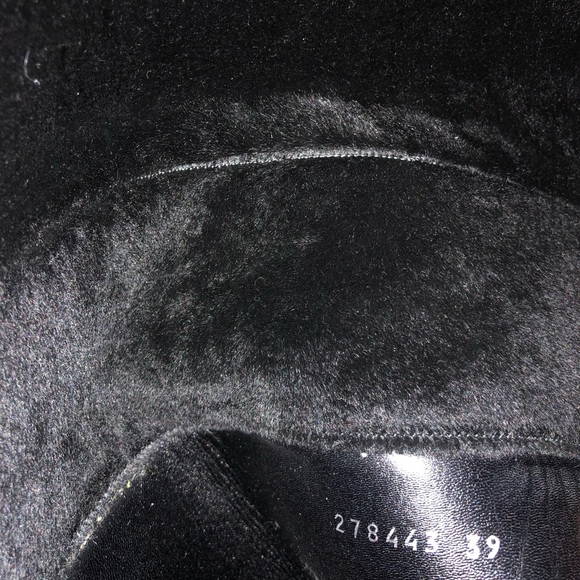 Authentic Balenciaga shearling over the knee boot. - Picture 5 of 7